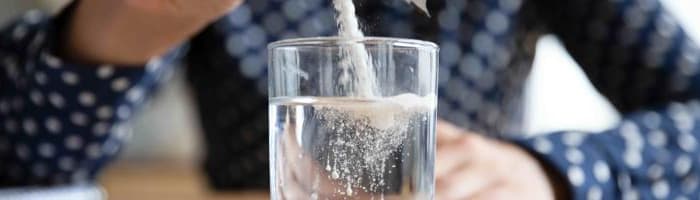 Trieciens saaukstēšanās simptomiem – karstie dzērieni. Farmaceite skaidro to ieguvumus un iespējamās priekšrocības un trūkumus