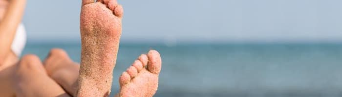 4 stundas uz kājām un 5000 soļi – ikdienas slodze pēdām un tās sekas