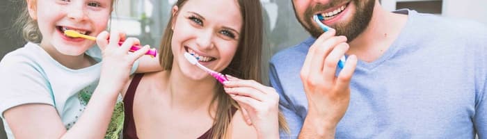 Zobu higiēna kā izaicinājums – ne tikai bērniem. Farmaceite skaidro zobu kopšanas kļūdas dažādos vecuma posmos