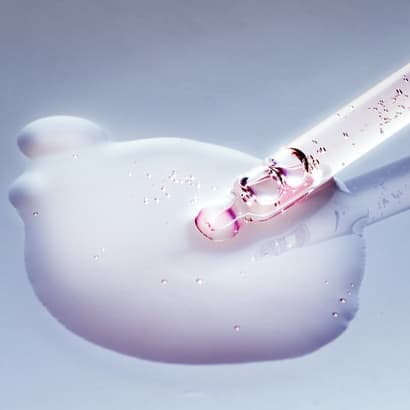 Sejas āda kļuvusi nogurusi? Farmaceits atklāj 5 vērtīgus vitamīnus kopšanas līdzekļos