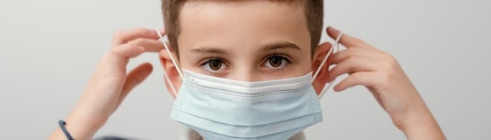 Pieaug ar Covid-19 un citu vīrusu infekciju sasirgušo bērnu skaits – kā pasargāt bērnu no saslimšanas?