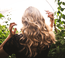 Kā padarīt matus kuplākus?