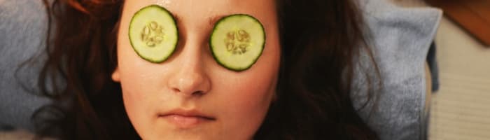 Kā veikt skaistumkopšanu mājas apstākļos? Iesaka farmaceits