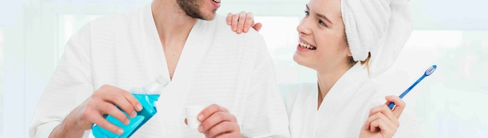 Почему только чистить зубы недостаточно? Советы фармацевта для здоровой улыбки