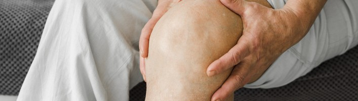 Izplatītākie mīti par kāju tūsku vasarā: farmaceites padomi un ieteikumi