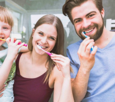 Гигиена зубов как вызов – не только для детей. Фармацевт объясняет ошибки в уходе за зубами в разном возрасте