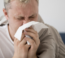 Зеленый, коричневый и даже черный: о чем говорит цвет соплей?