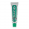 DĀVANA - MARVIS ceļojuma izmēra zobu pasta CLASSIC STRONG MINT, 10 ml