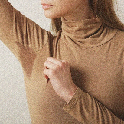 Kā atbrīvoties no pastiprinātas svīšanas un nepatīkama aromāta