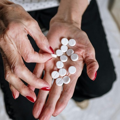 Farmaceite iesaka, kā senioru vidū veicināt zāļu pareizu lietošanu